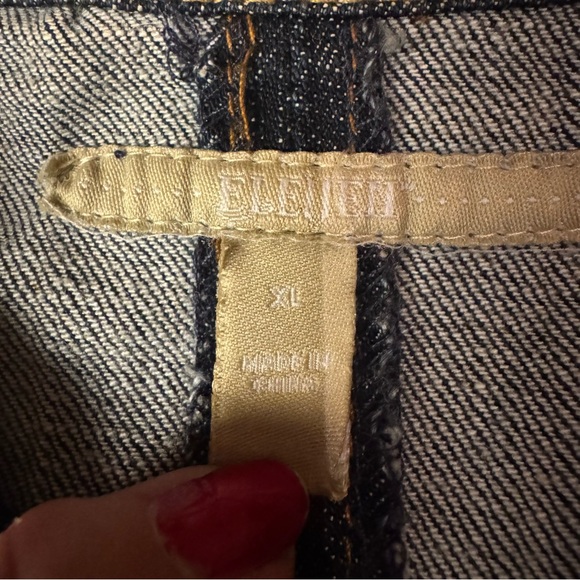 Stylish Blue Denim Jacket for Women - Picture 2 of 7